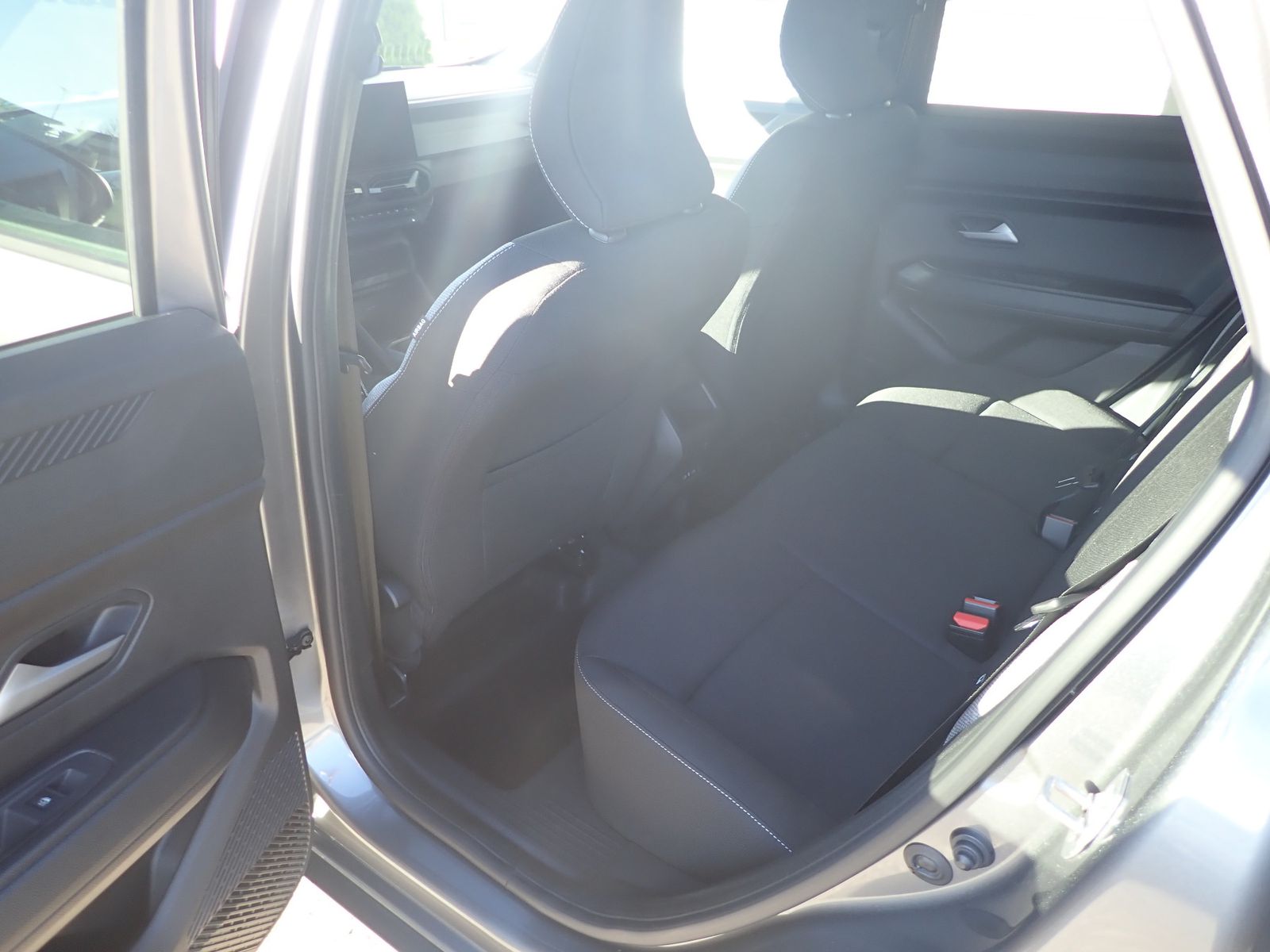 Fahrzeugabbildung Dacia Duster Journey Hybrid 155