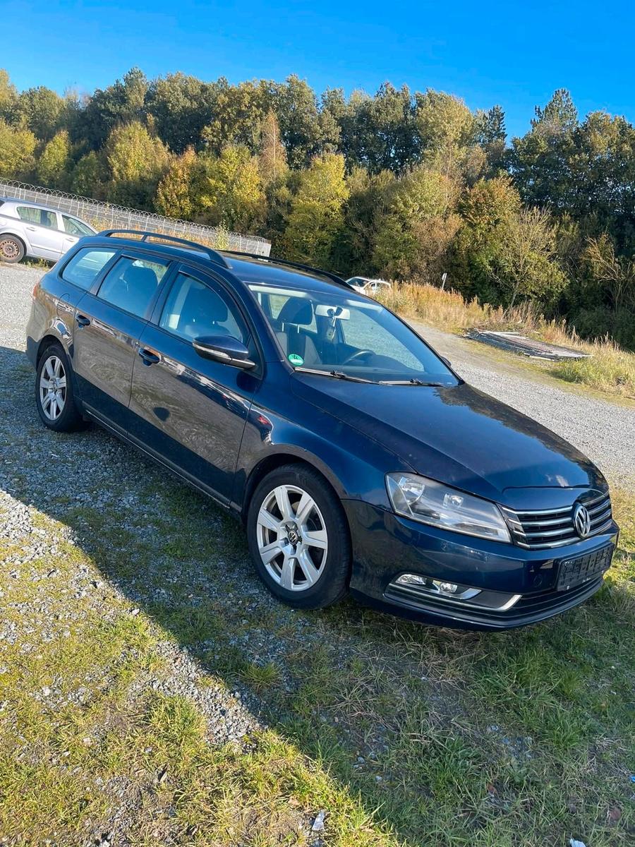 Volkswagen Passat 2011 — engine