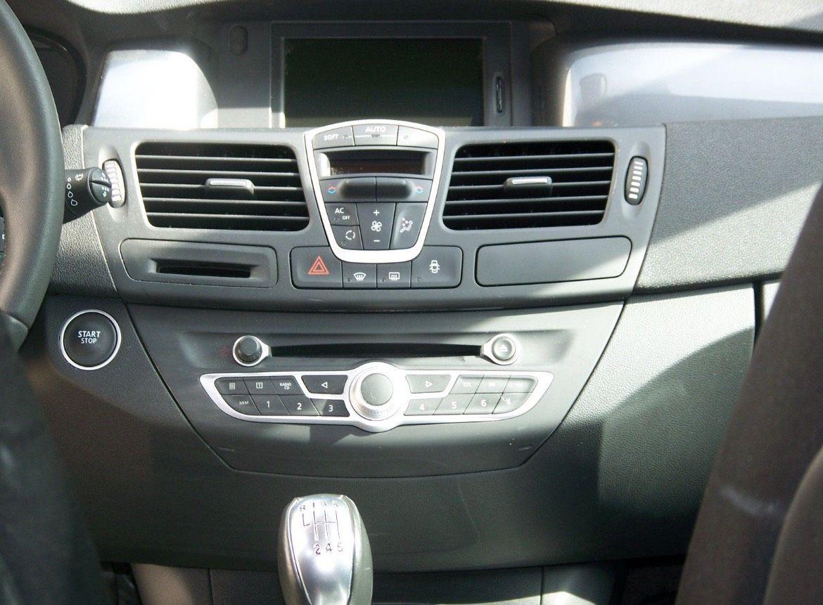 Renault Laguna 2009 — photo 7