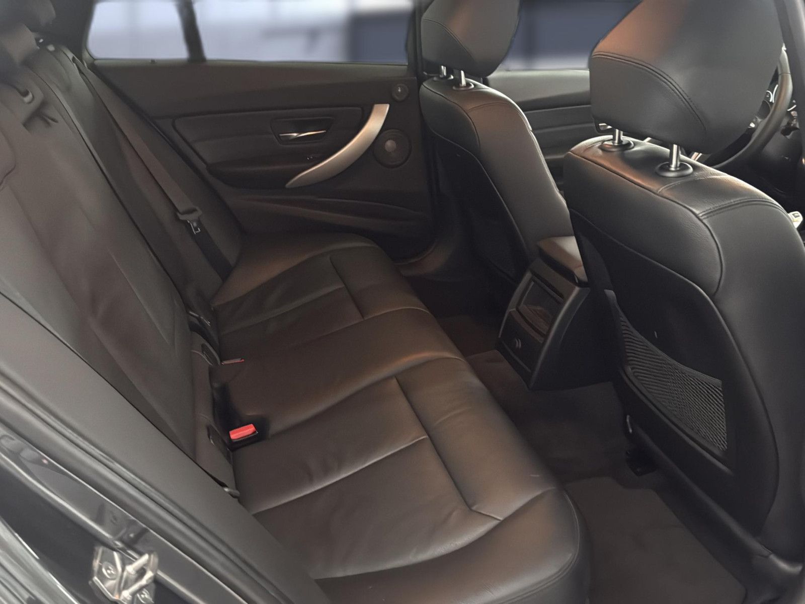 Fahrzeugabbildung BMW 320i Touring / AHK