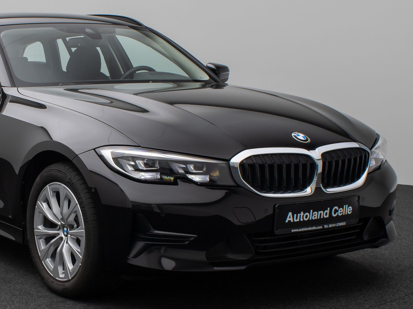 Fahrzeugabbildung BMW 318i Kamera DAB HiFi CockPitPro Alarm LED Sport