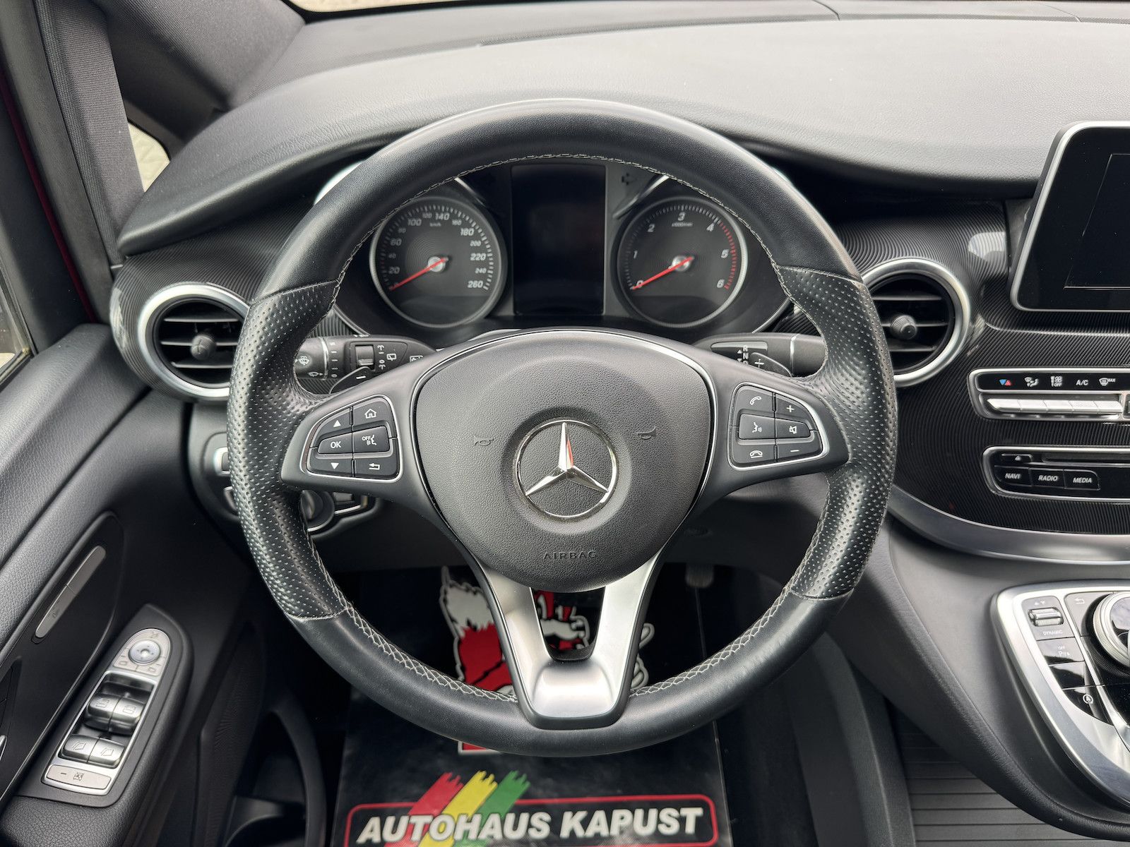 Fahrzeugabbildung Mercedes-Benz V 250 EDITION lang/Navi/DAB/Spur/StandHz