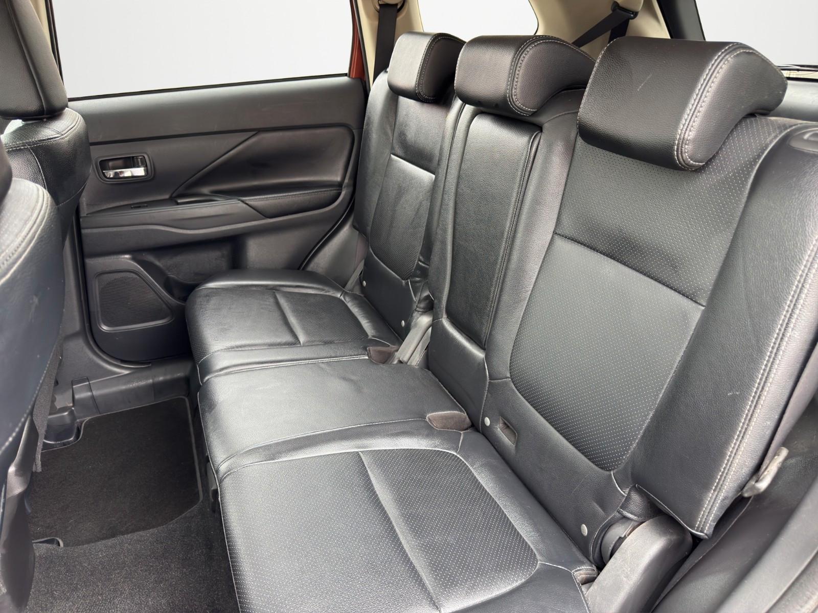 Mitsubishi Outlander 2.2 DI-D 150 ch • BVA • 4WD • 7 places • Cuir • Caméra