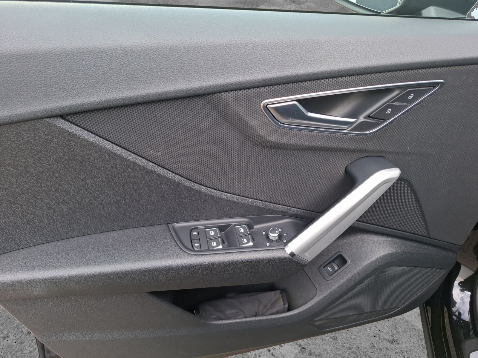 Fahrzeugabbildung Audi Q2 35 TFSI advanced S-tronic LED Navi AVC ACC RF