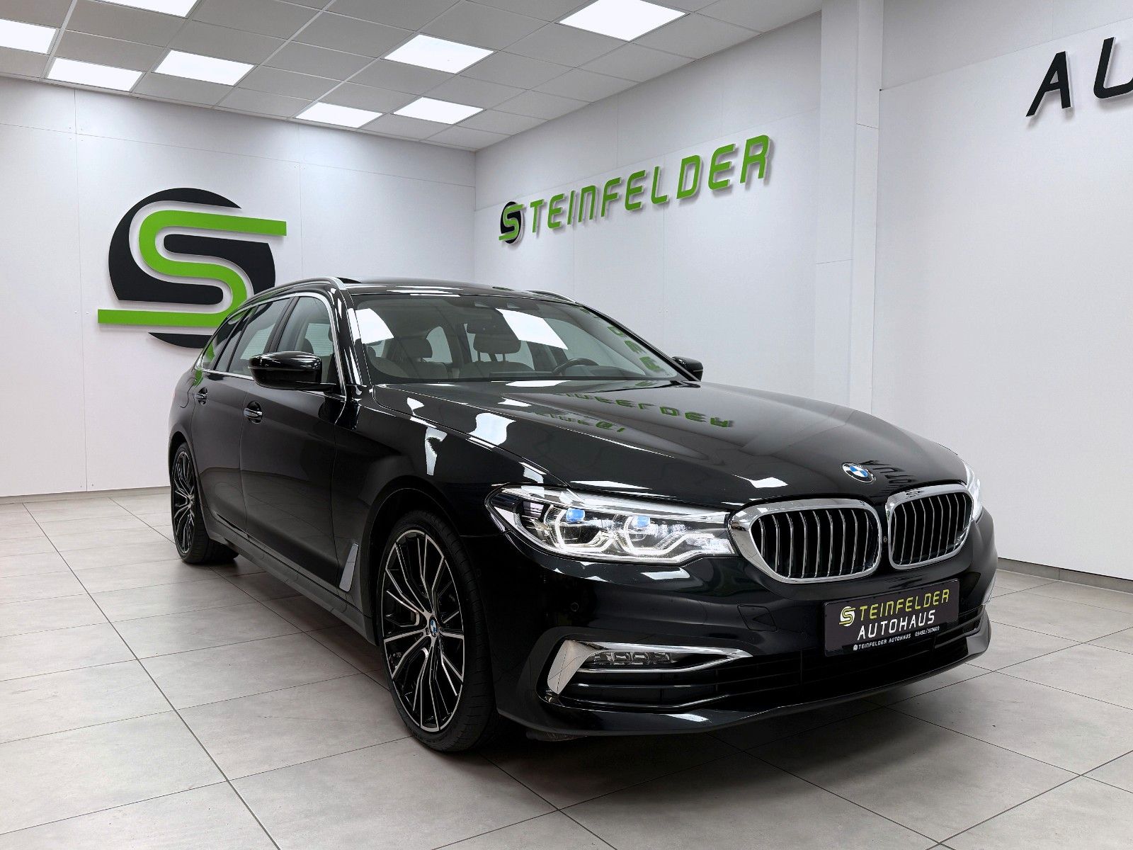 BMW 540 d xDrive Luxury Line / PANORAMA / HUD / H&amp;K