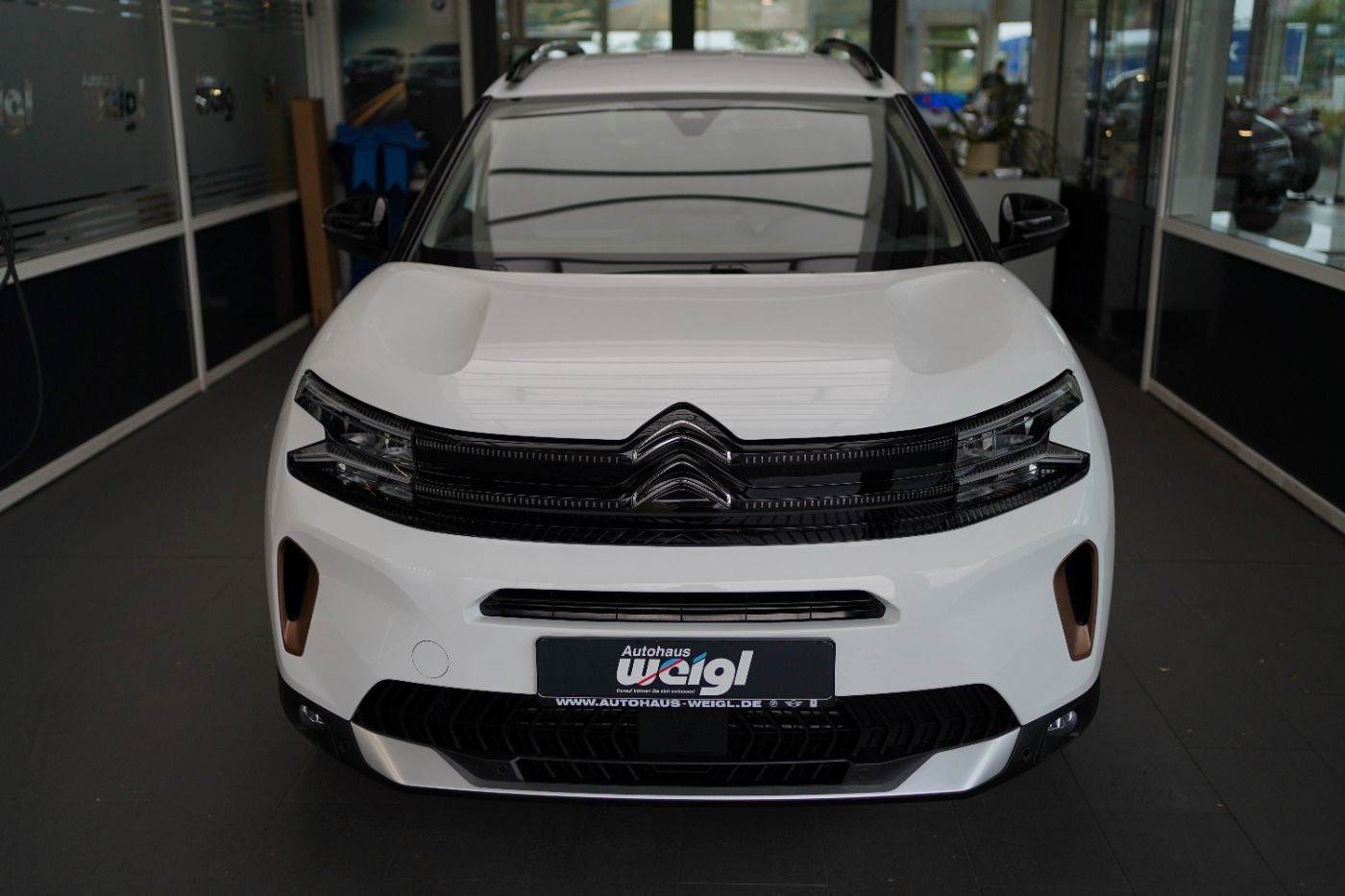 Fahrzeugabbildung Citroën C5 Aircross Plug In Hybrid 225 C-Series Navi DAB