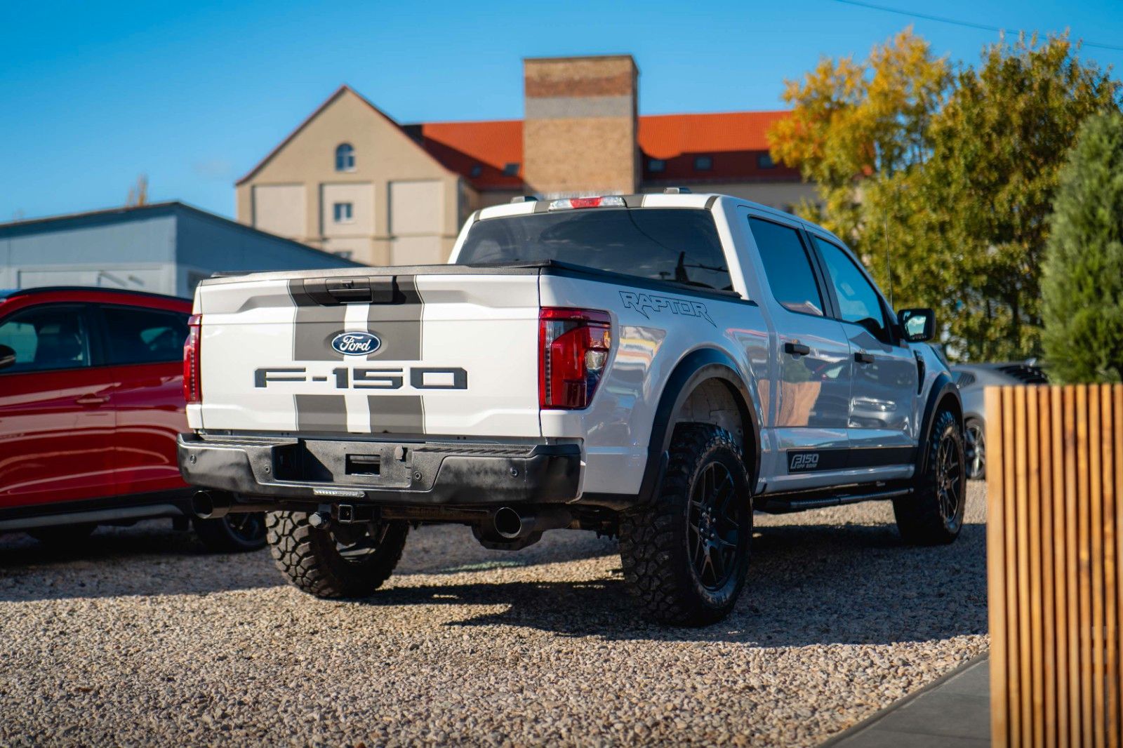 Fahrzeugabbildung Ford F150 5.0L V8 4x4 Offroad SuperCrew RAPTOR 19%