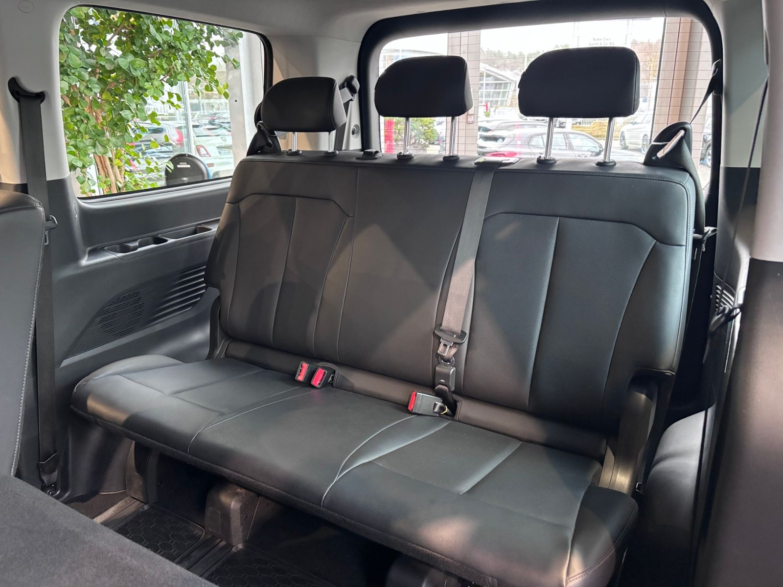 Fahrzeugabbildung Hyundai STARIA Trend 2WD SHZ LED NAVI ALU