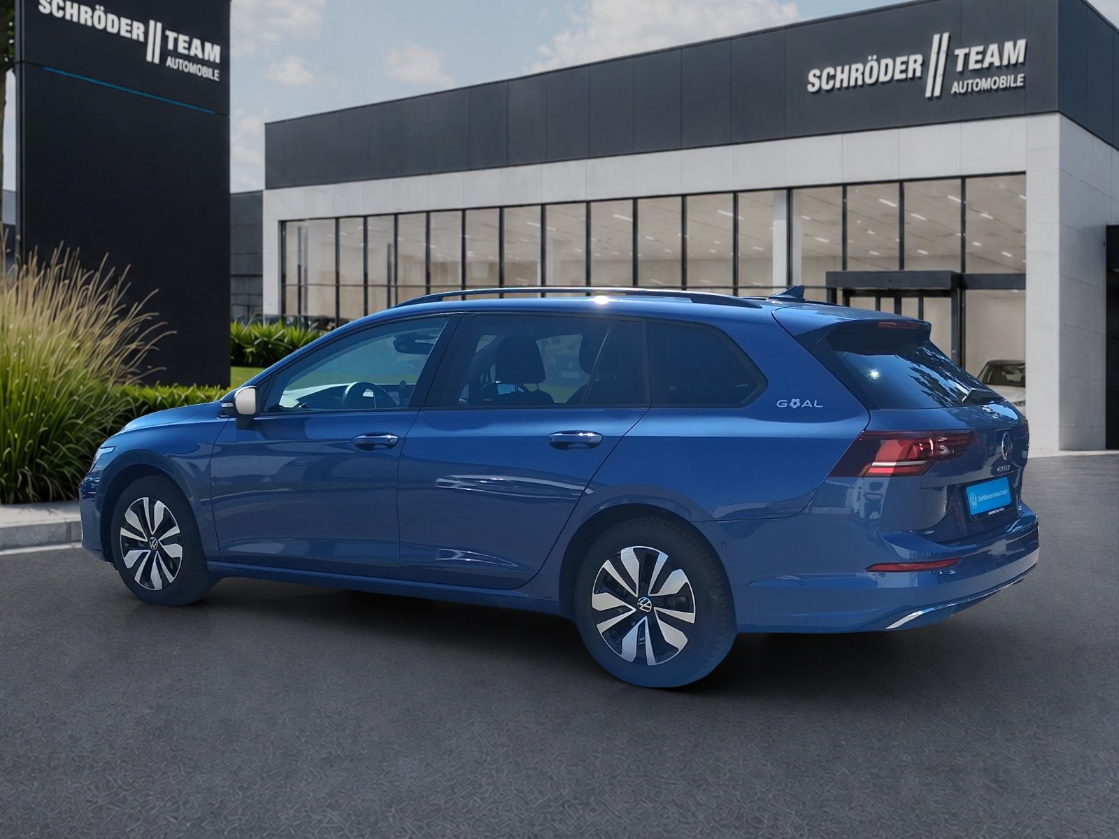 Volkswagen Golf VIII Variant 1.5 l eTSI DSG Life AHK LED Ca foto 3
