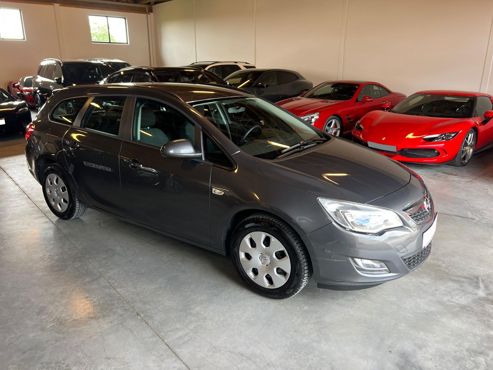 Opel Astra J Sports Tourer Edition-AUTOMATIK-WENIG KM