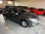 Opel Astra J Sports Tourer Edition-AUTOMATIK-WENIG KM - Opel Astra aus 2012