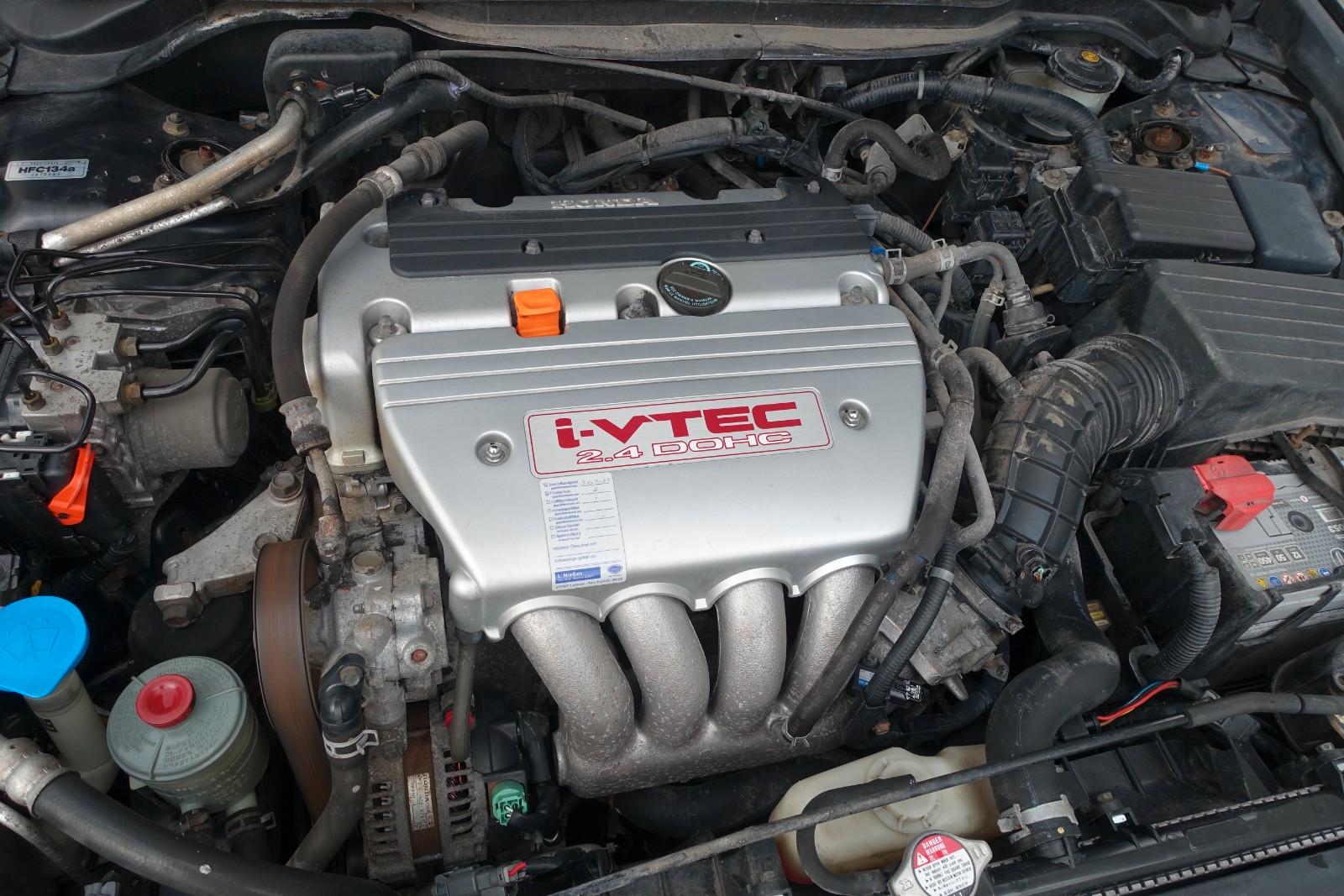 Honda Accord 2004 — photo 30