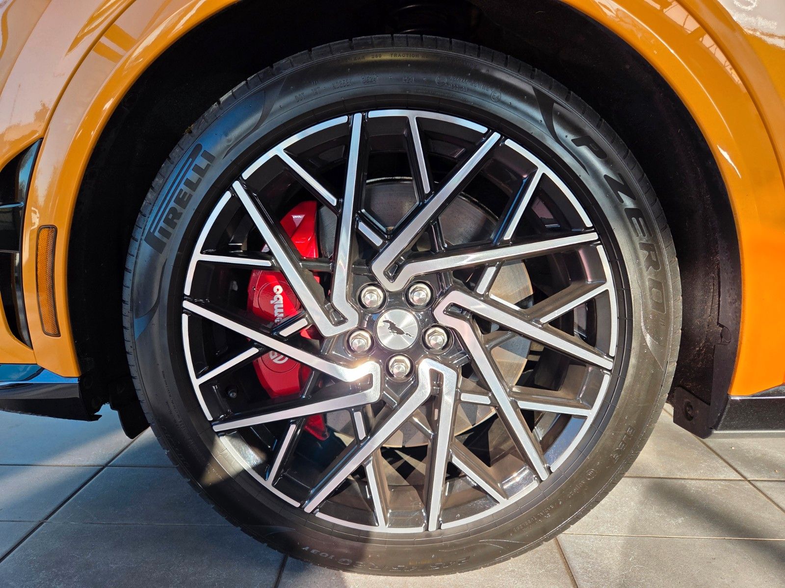 Fahrzeugabbildung Ford Mustang Mach-E GT AWD
