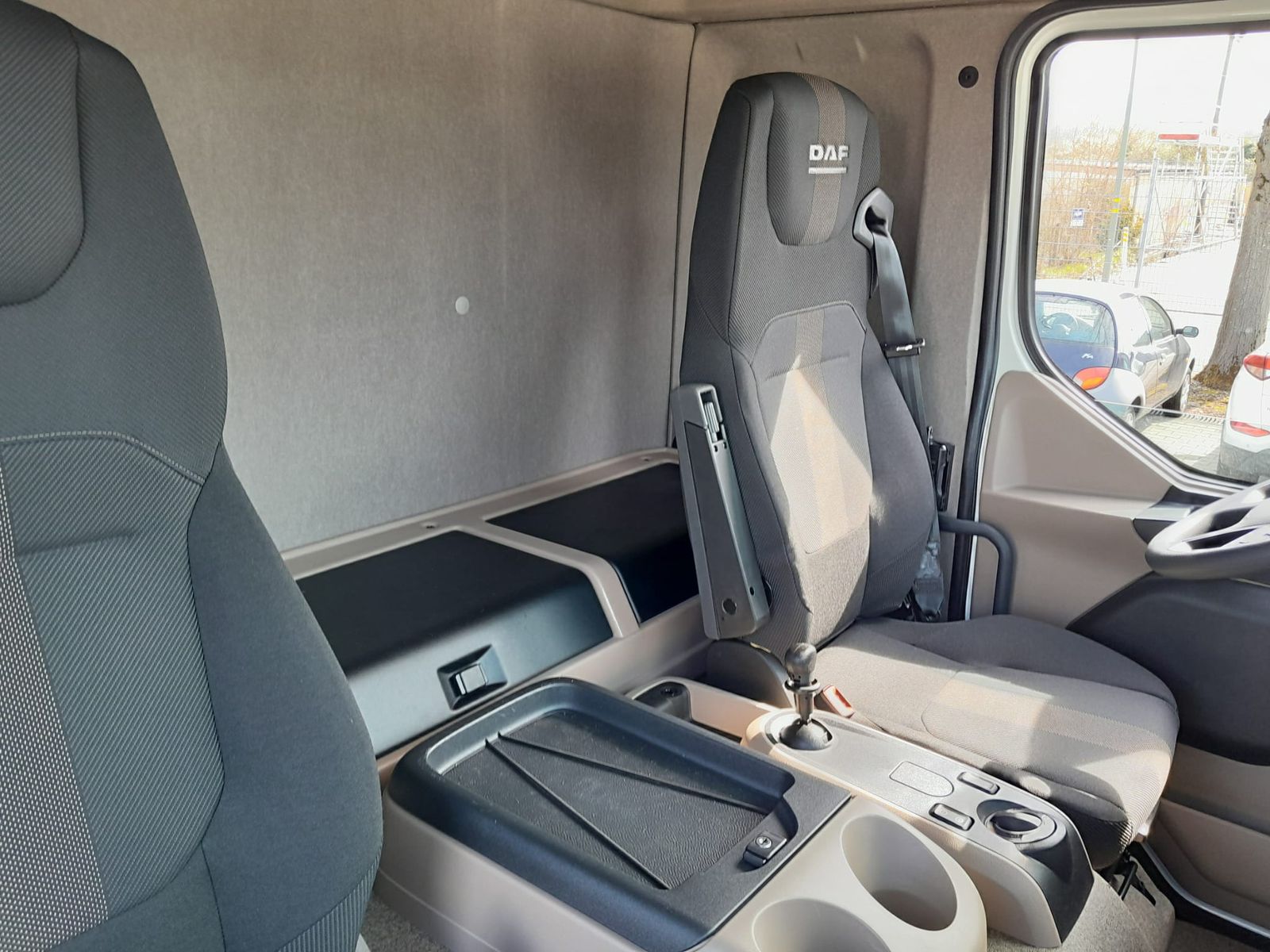 Fahrzeugabbildung DAF FA XB 290 16t Junge Pritsche-Plane