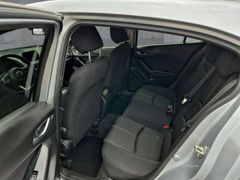 Fahrzeugabbildung 3 Sports-Line 2,2 Skyactiv D 150 Sports-Line