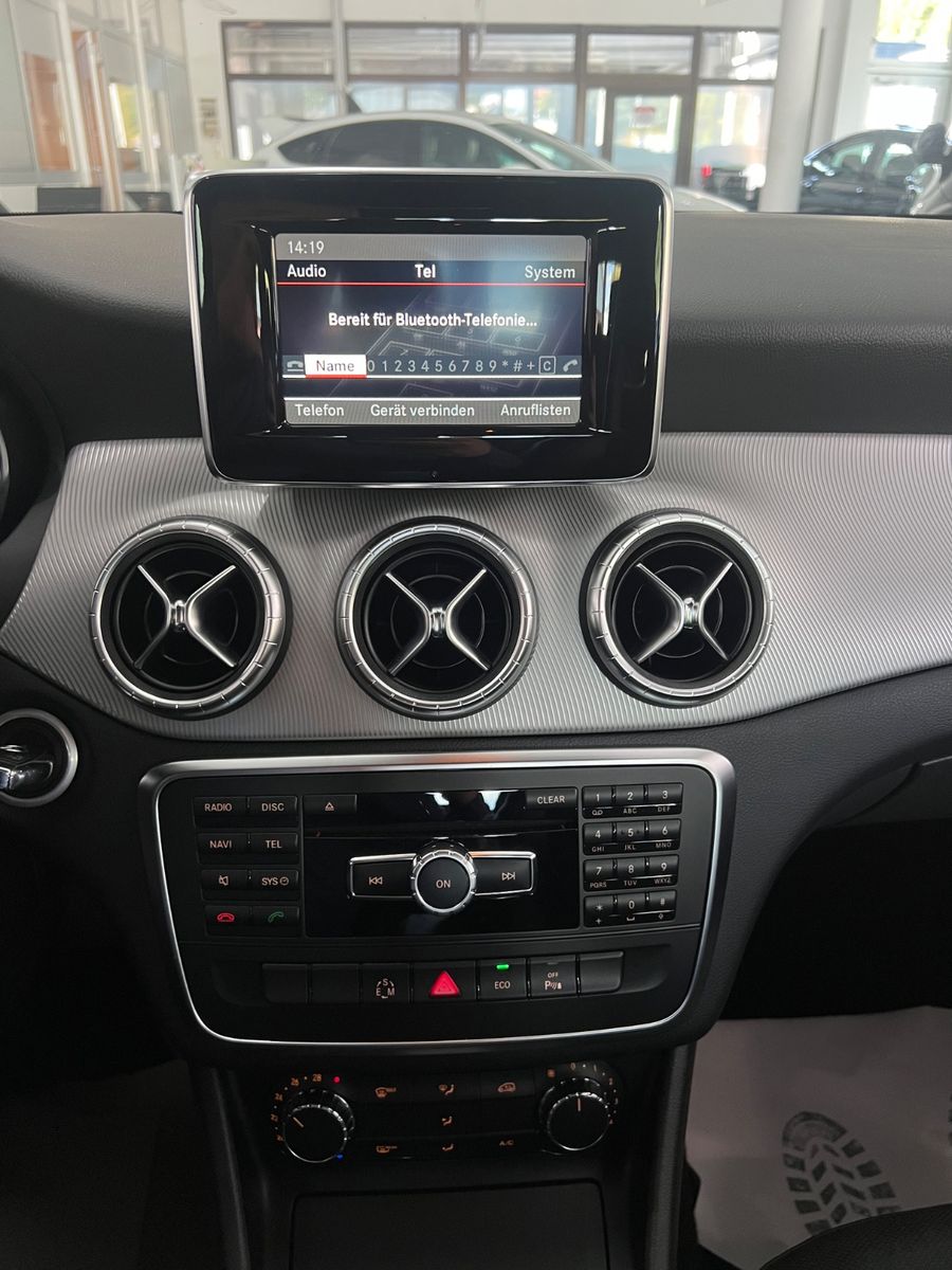 Fahrzeugabbildung Mercedes-Benz CLA 200 Sport* NUR 51.021Km* 2.HAND* SPORT LINE