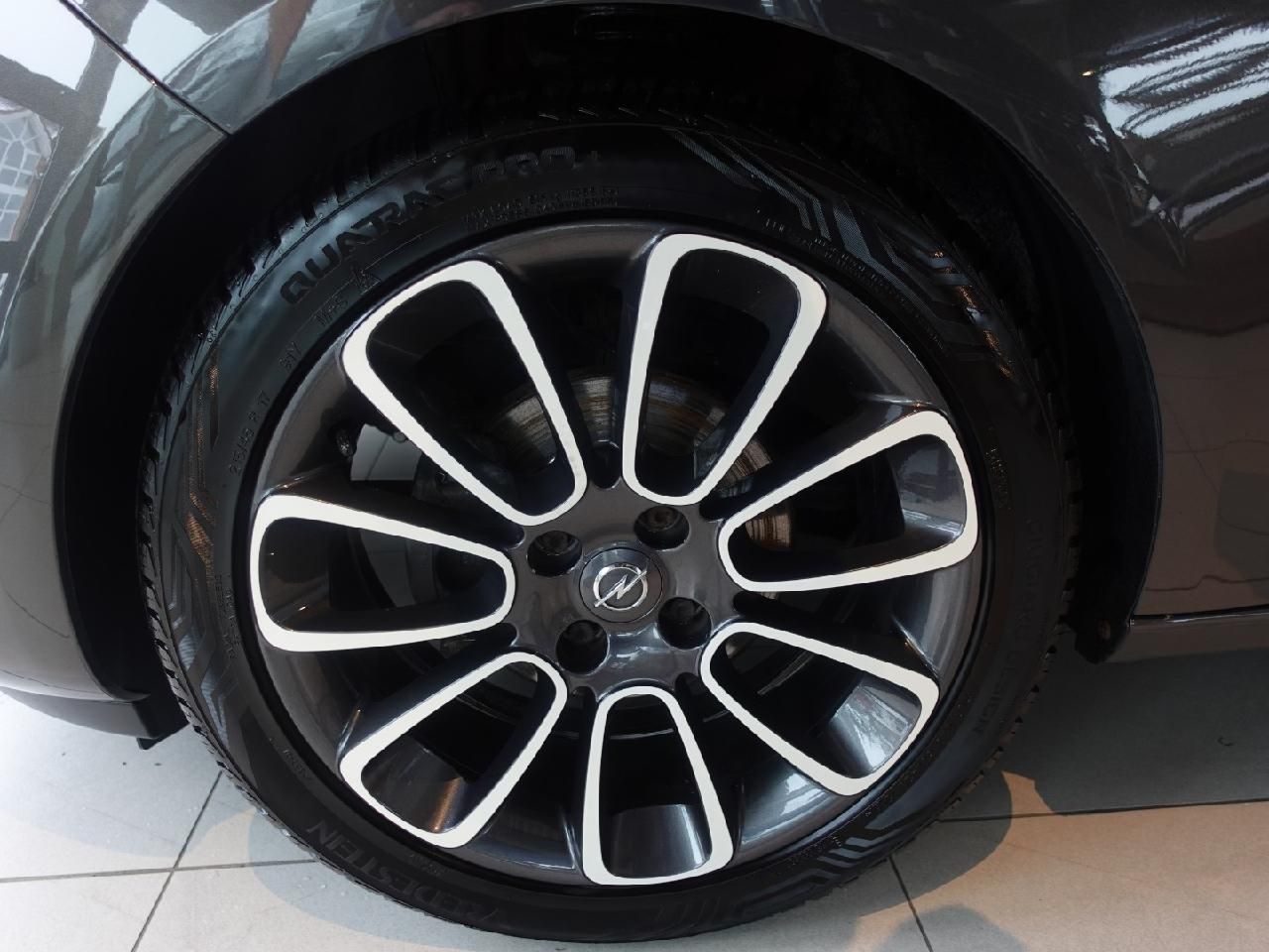 Fahrzeugabbildung Opel Adam 1,4 Glam