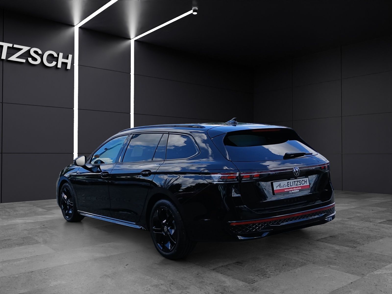 Fahrzeugabbildung Volkswagen Passat TDI R-Line Black Style Matrix AHK Navi AI