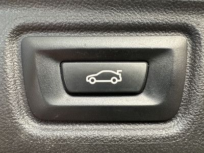 Fahrzeugabbildung BMW 330e Touring M-Sport NAV+LED+AHK+KAMERA+LIVECOCK