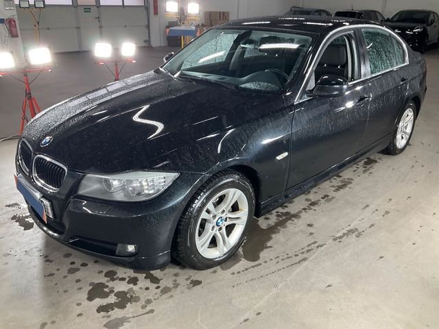 BMW 320i Limo*Facelift*Kilometer Original! Xenon*AHK