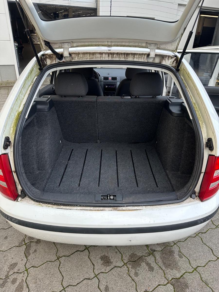 Skoda Fabia 2004 — photo 11
