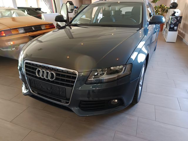 Audi A4 Avant Attraction Navi/Automatik