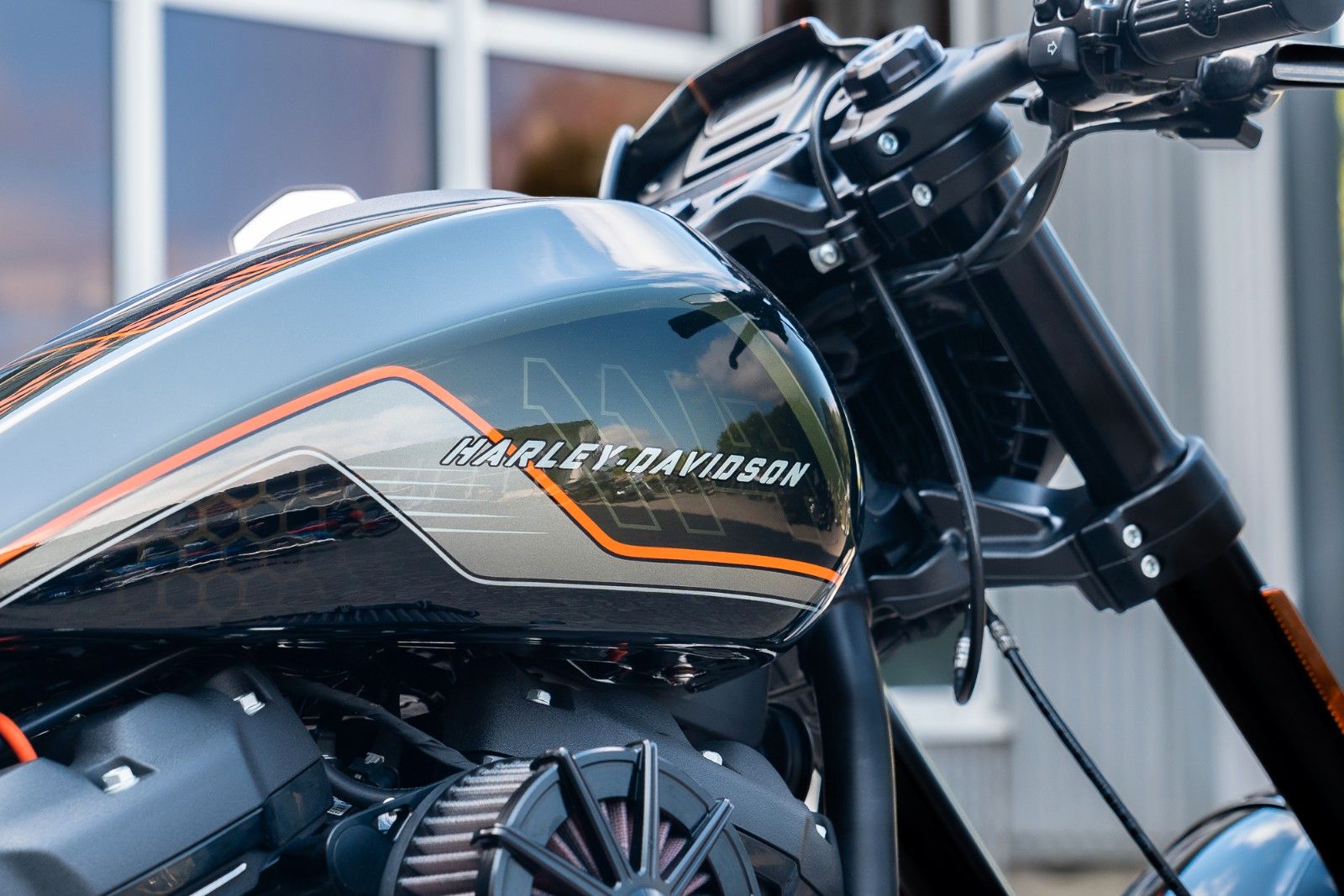 Fahrzeugabbildung Harley-Davidson FXDRS 114 CUI - KESSTECH - SEITLICHER KZH