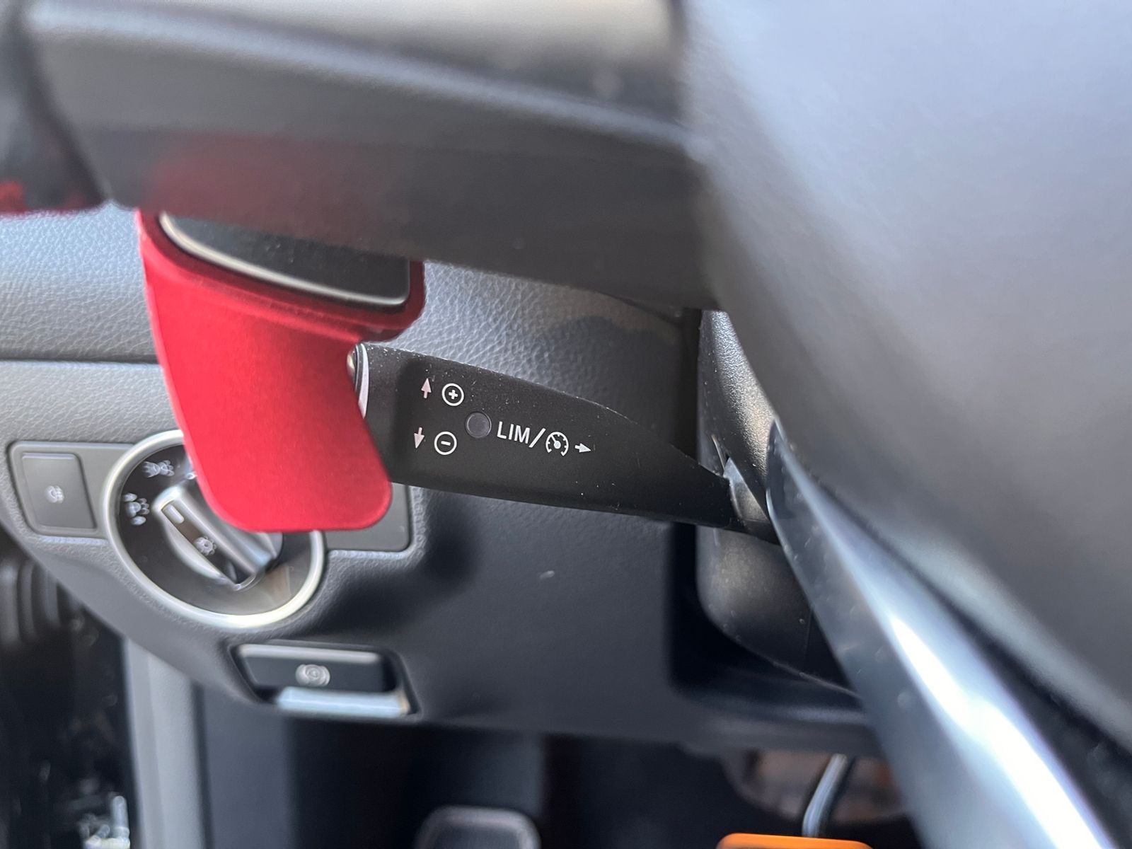 Fahrzeugabbildung Mercedes-Benz CLA 250 Shooting Brake AMG Line ACC LED
