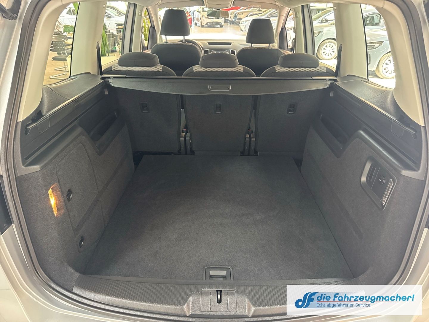 Fahrzeugabbildung Volkswagen Sharan Trendline BMT Dyn. Kurvenlicht Mehrzonenk