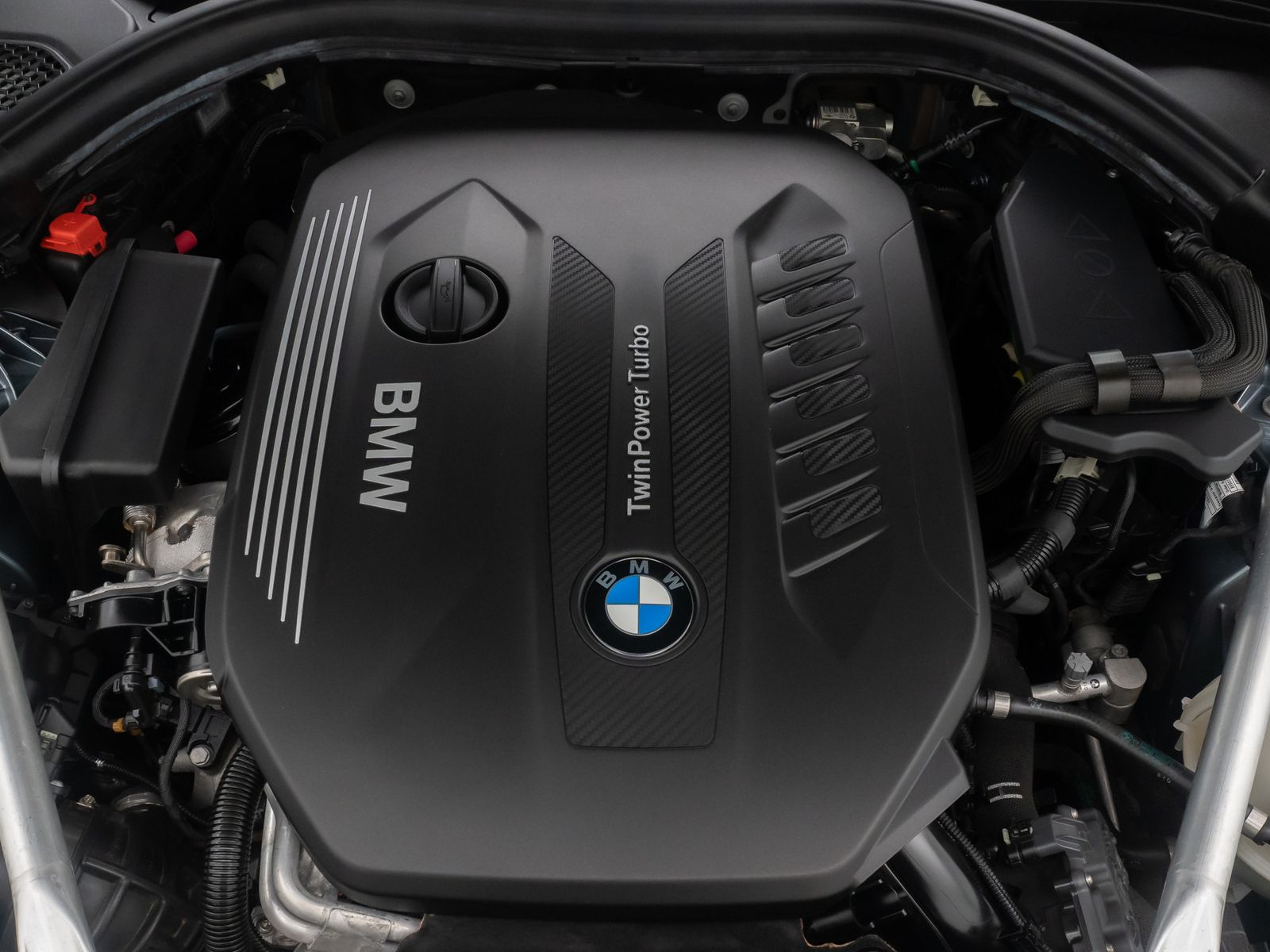 Fahrzeugabbildung BMW 540d xD SportLine 360&deg;HUD AHK DispKey SoftCl H/K