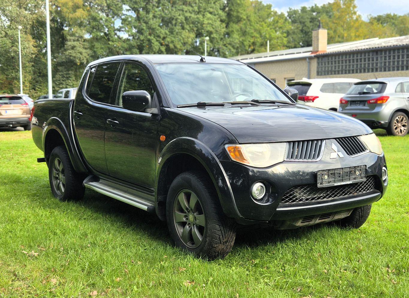 MITSUBISHI L200 2.5 DI-4WD CLIM ATTELAGE | 136 ch | 4X4 | BVM | VOLANT EN CUIR