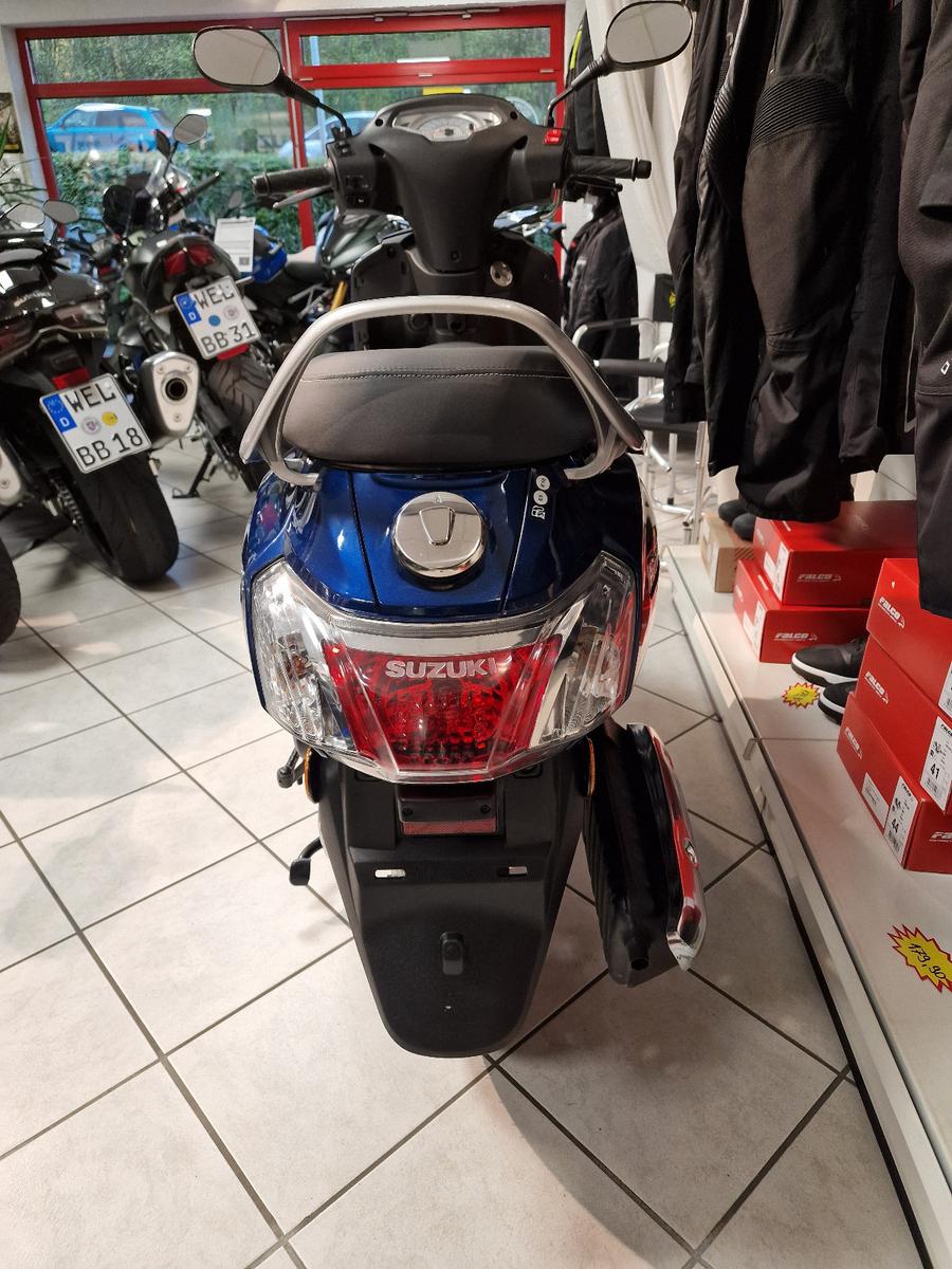 Suzuki Adress 125 blau