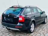 Skoda Octavia Scout 4x4 2.0 TDI +AHK+BT+4xSHZ+XENON+ - Skoda Octavia: Allradantrieb, 2.0