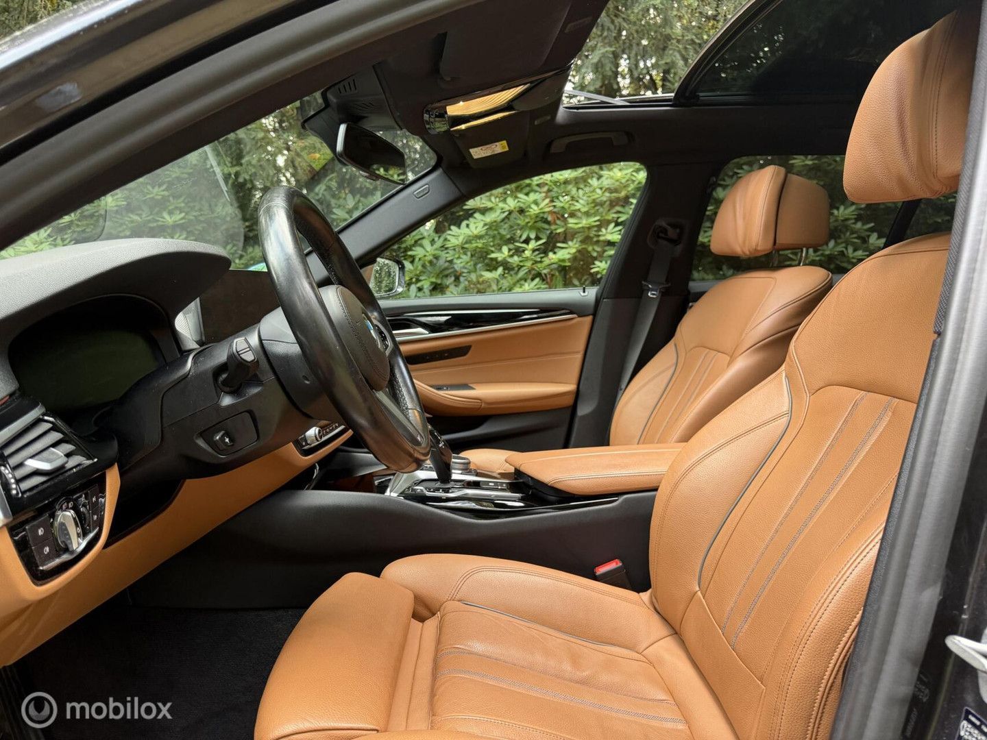 BMW 520 5-serie Touring 520d xDrive High Exe Pano Co imagem 3