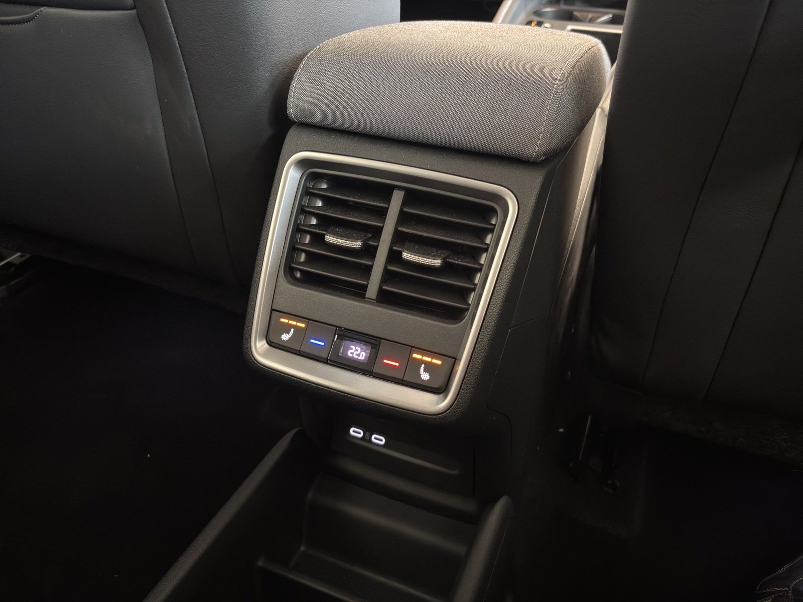 Fahrzeugabbildung SKODA Enyaq 60