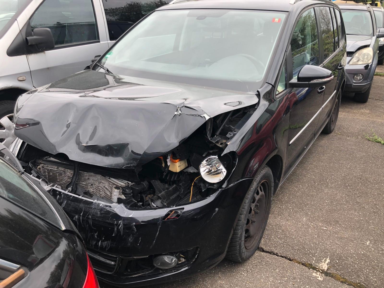 Volkswagen Touran 1,4 BENZIN SHZ NAVI KLIMA 7 SITZE