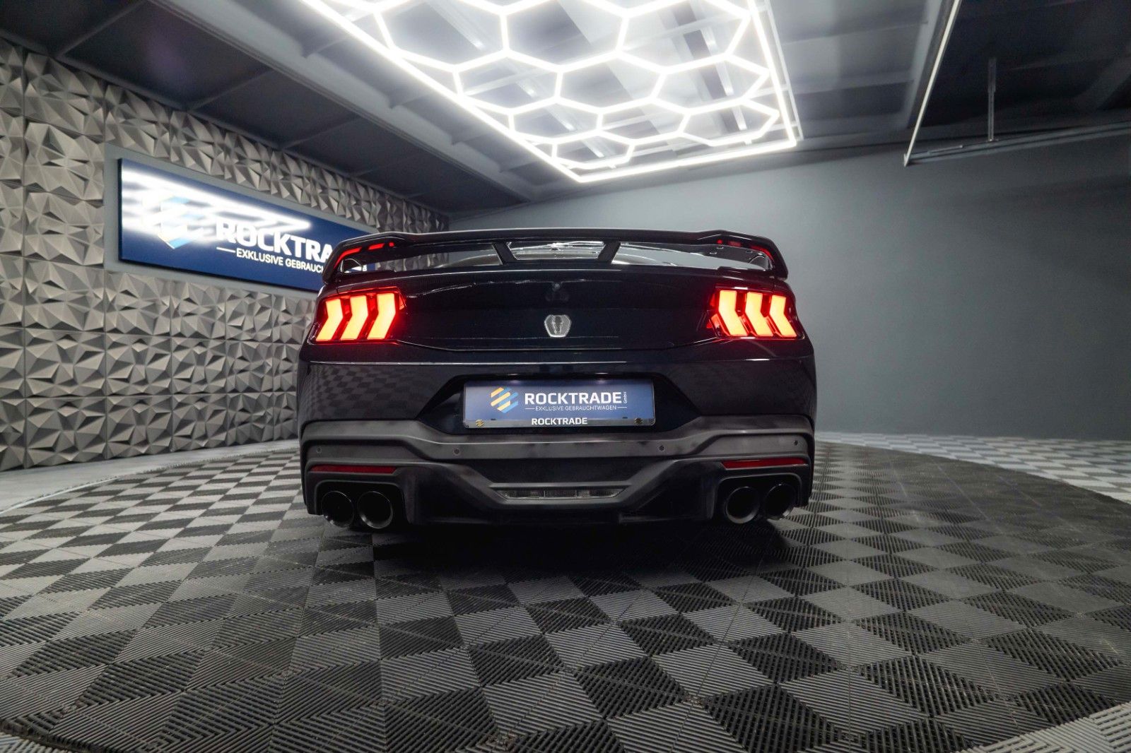 Fahrzeugabbildung Ford Mustang 5.0 Ti-VCT V8 Dark Horse TREMEC 6-Gang