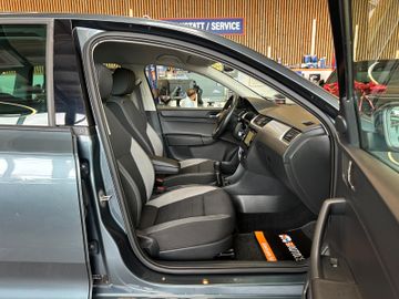 Skoda Rapid*KLIMAAUTO*SZHZ*CARPLAY*NAVI*TEMPO*TÜV0927