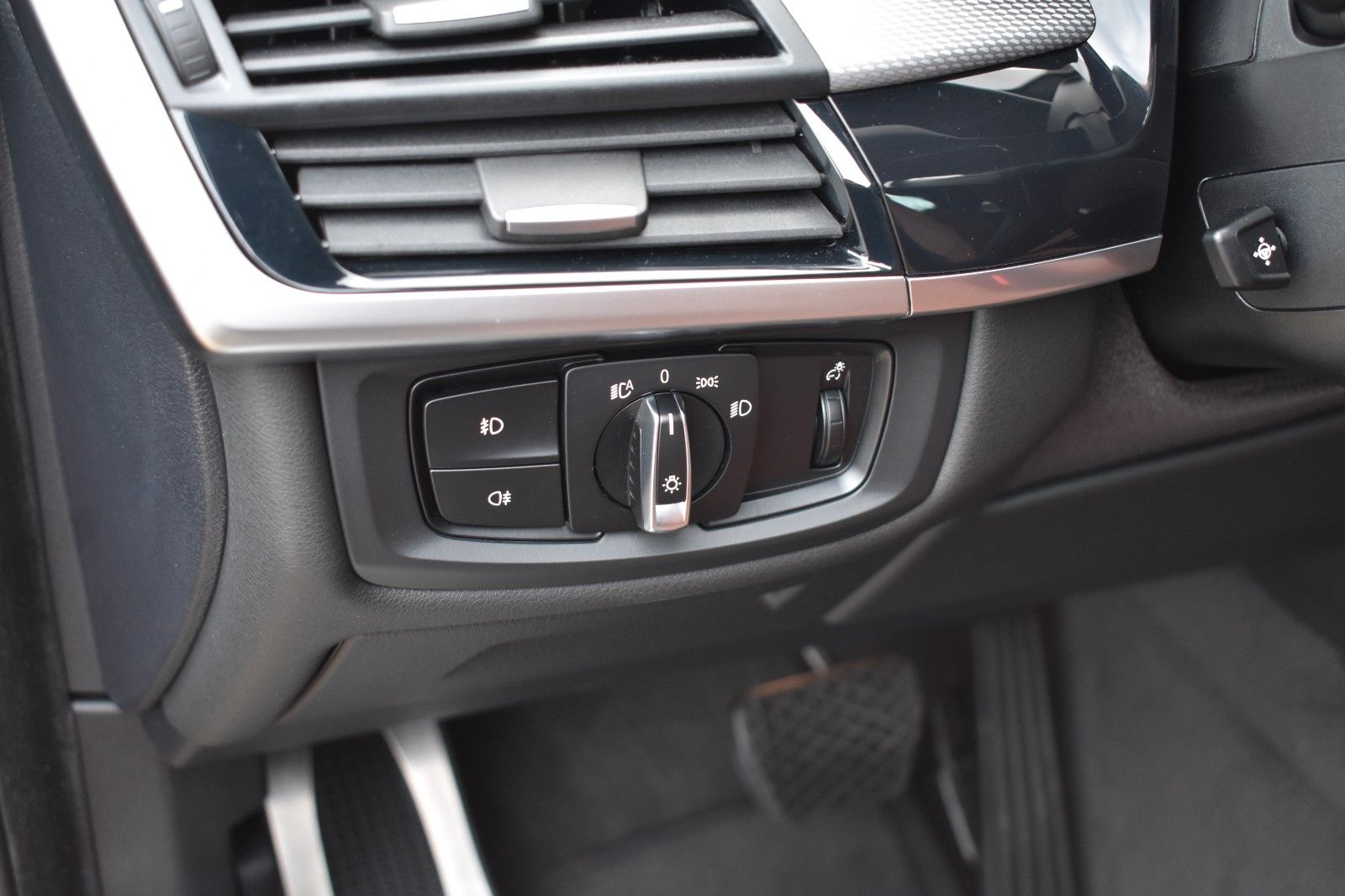 Fahrzeugabbildung BMW X6 xDrive 30 d M Sport Keyless-Go GSD HUD