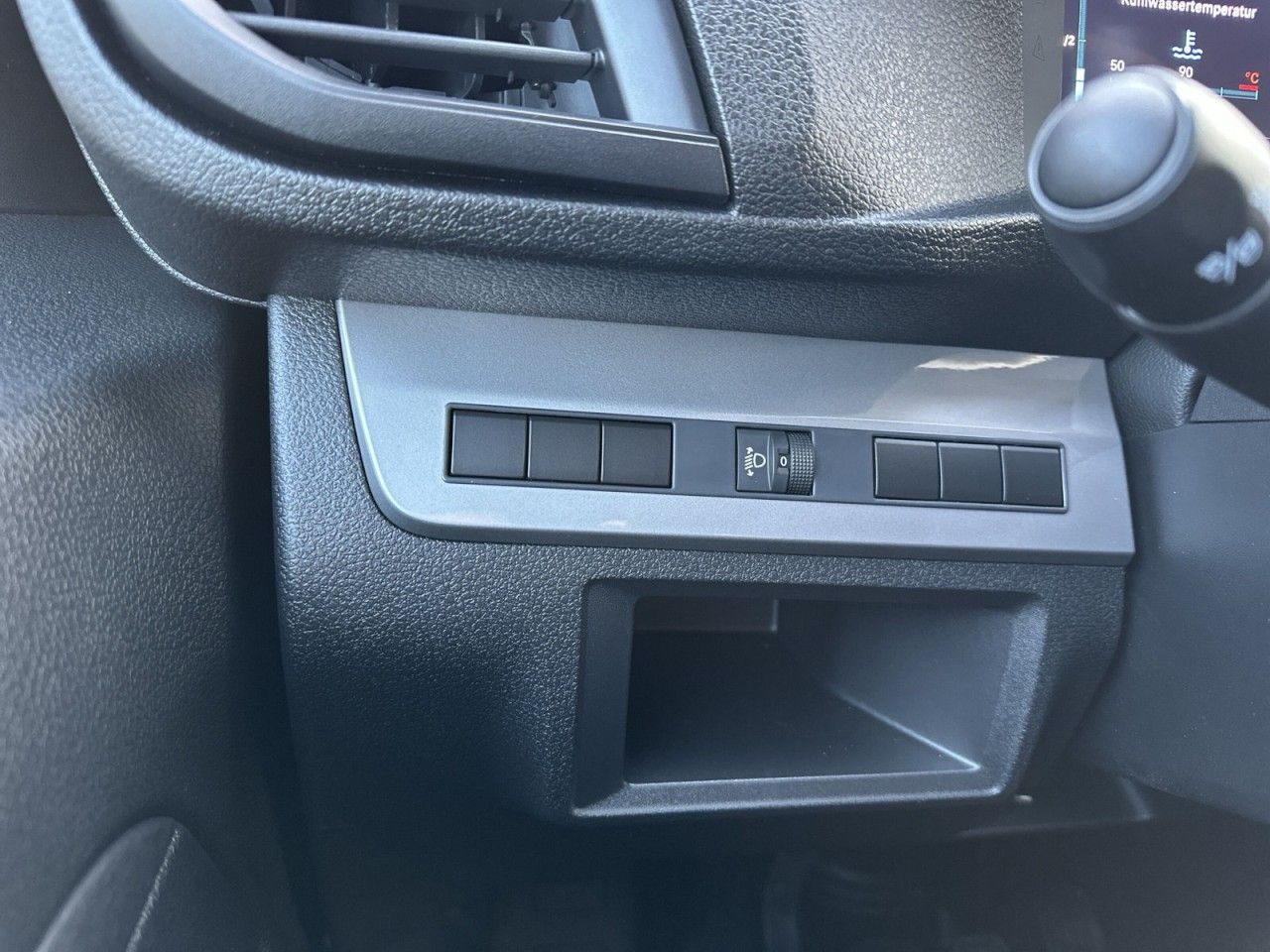 Fahrzeugabbildung Citroën Jumpy Kastenwagen M Diesel 150 Manuell - mit KI generiert/bearbeitet