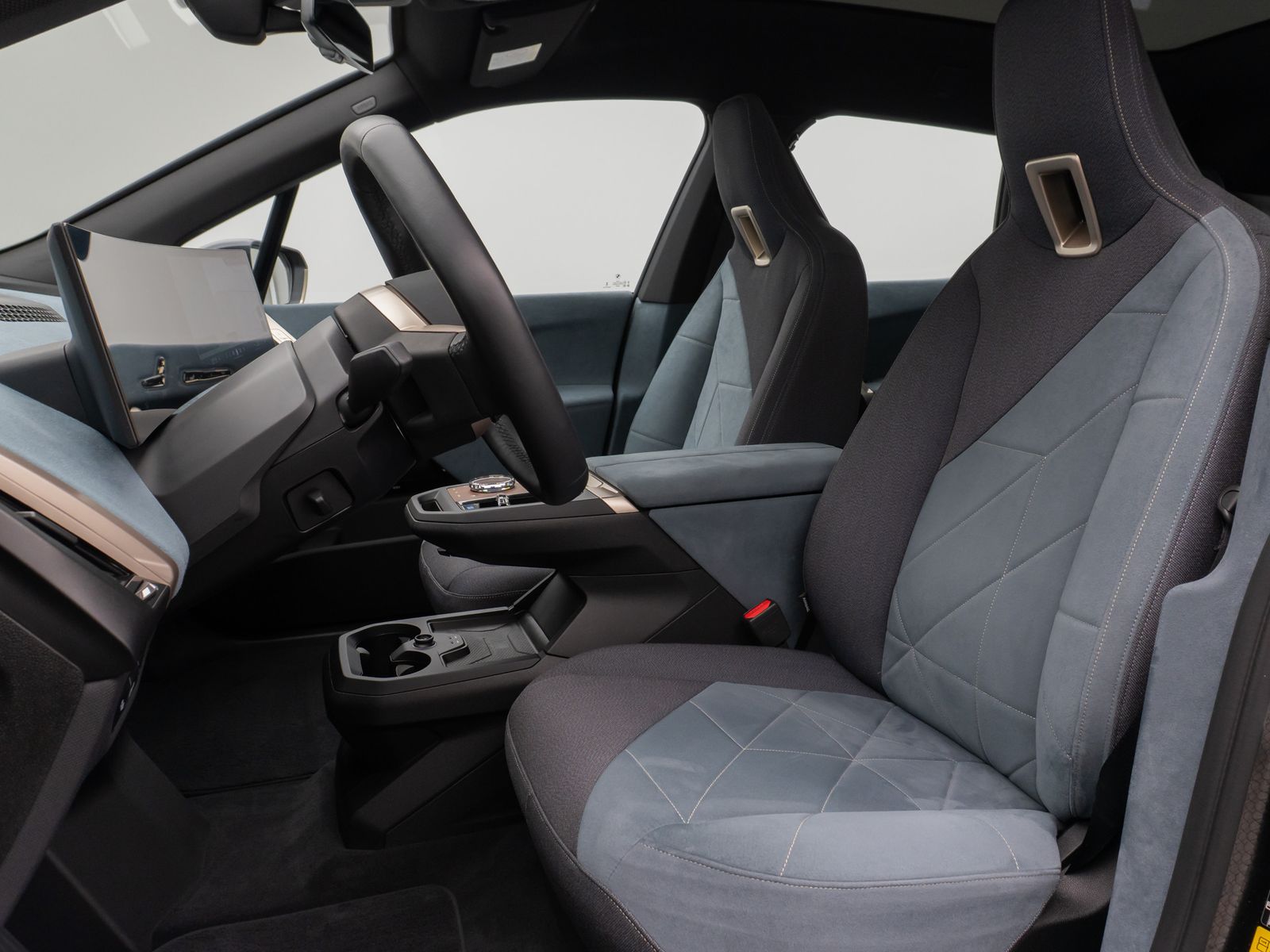 Fahrzeugabbildung BMW iX xD50 Panorama 360°Laser DAB H/K AHK Sport 22"