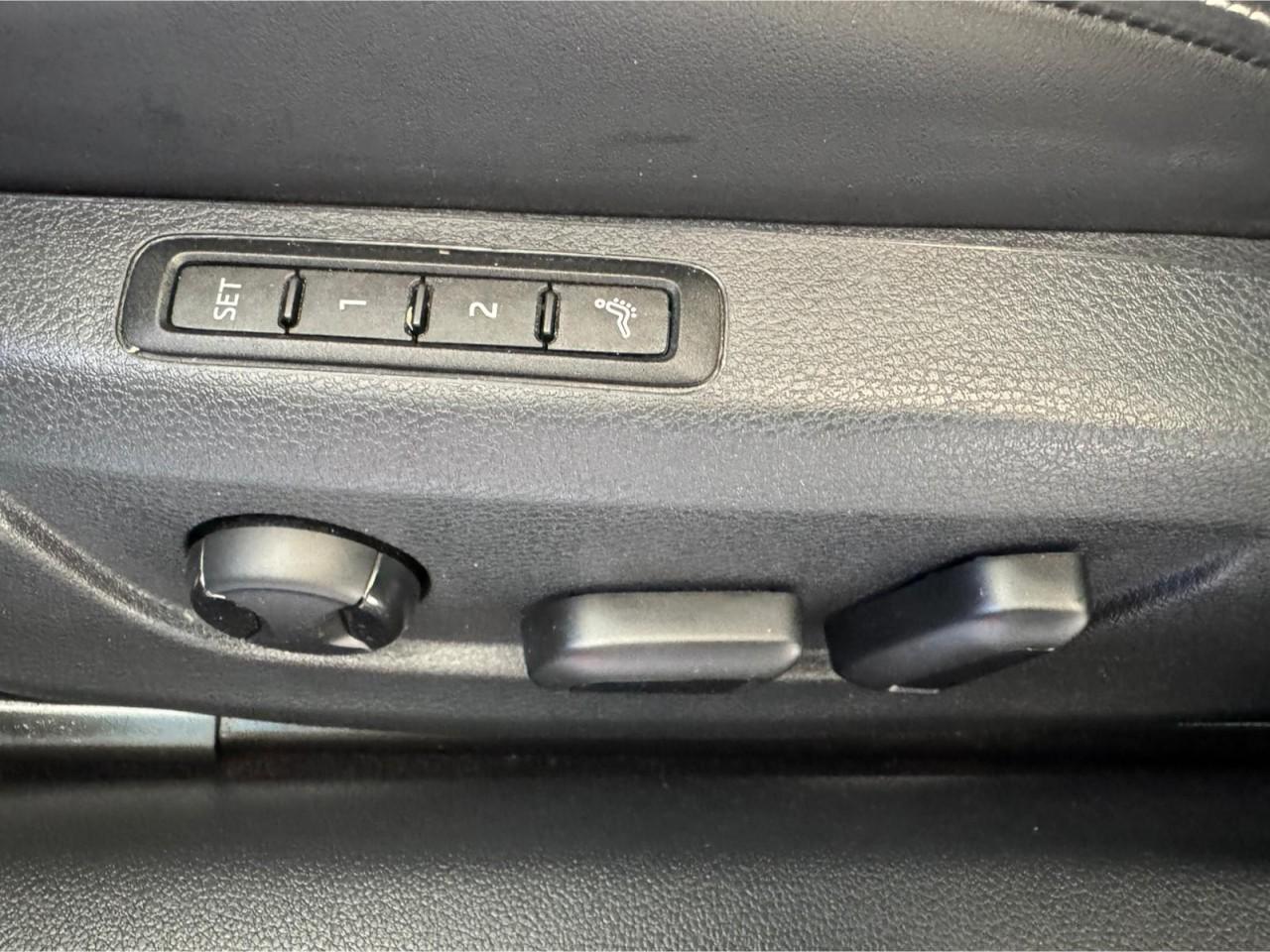 Skoda Superb 2.0 TDI DSG,LEDER,MATRIX,SITZLÜ,STAND,AHK