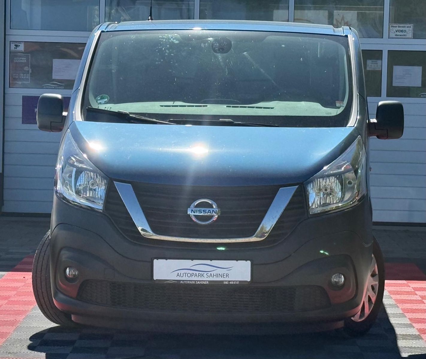 NISSAN NV300