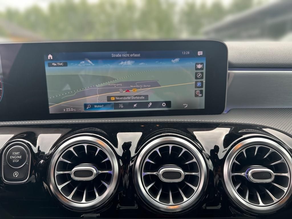 Fahrzeugabbildung Mercedes-Benz A 200 Night Totwi. Navi SHZ LED Ambie. RDK