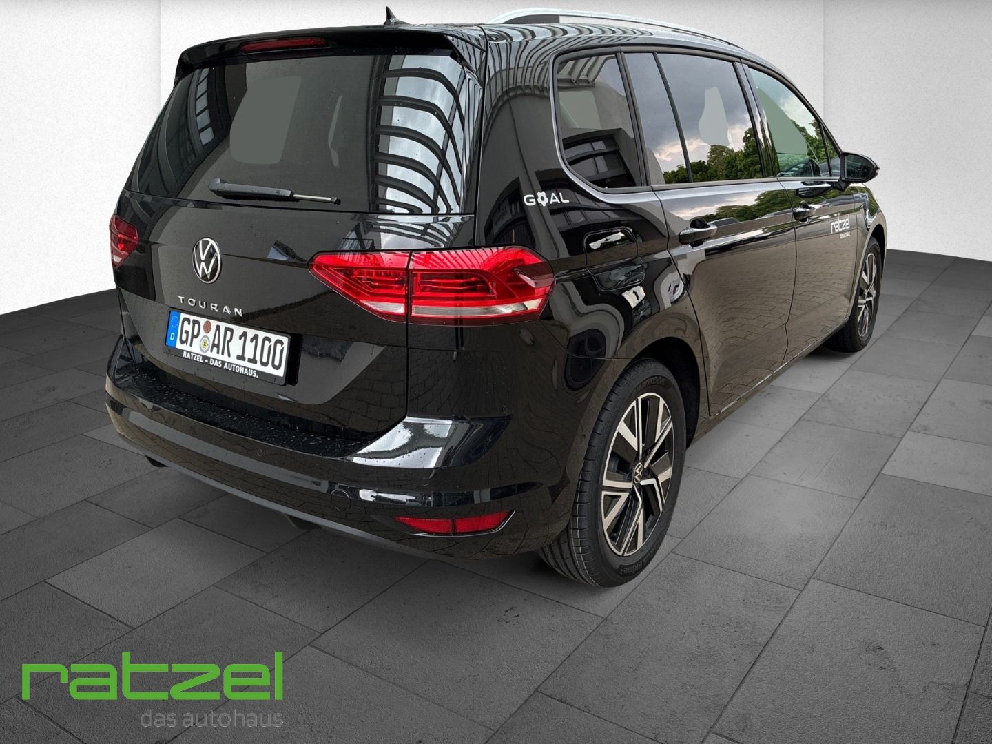 Fahrzeugabbildung Volkswagen Touran GOAL 1.5 TSI DSG 7-Stizer+AHK+ACC+LED