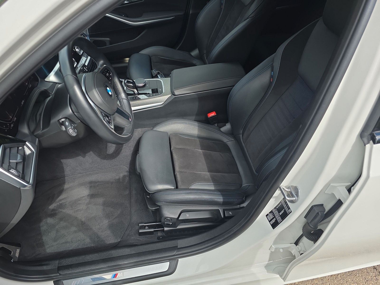 BMW 318 i M Sport foto 12