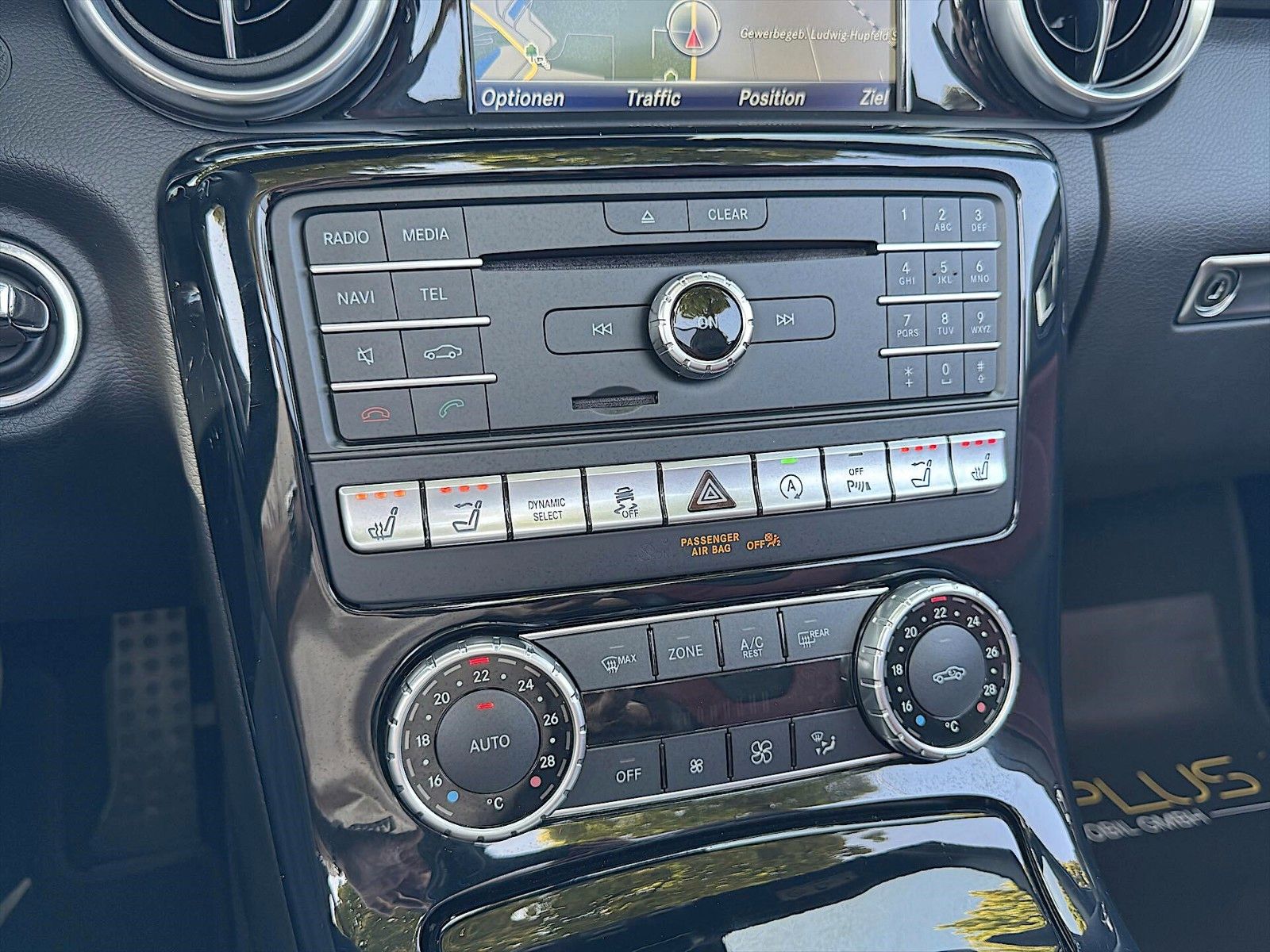 Fahrzeugabbildung Mercedes-Benz SLC 43 AMG Designo Night *LED*Kamera*Panorama*
