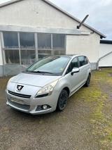 Peugeot 5008 1.6 Family HDi FAP 110 Family - Peugeot 5008 Family