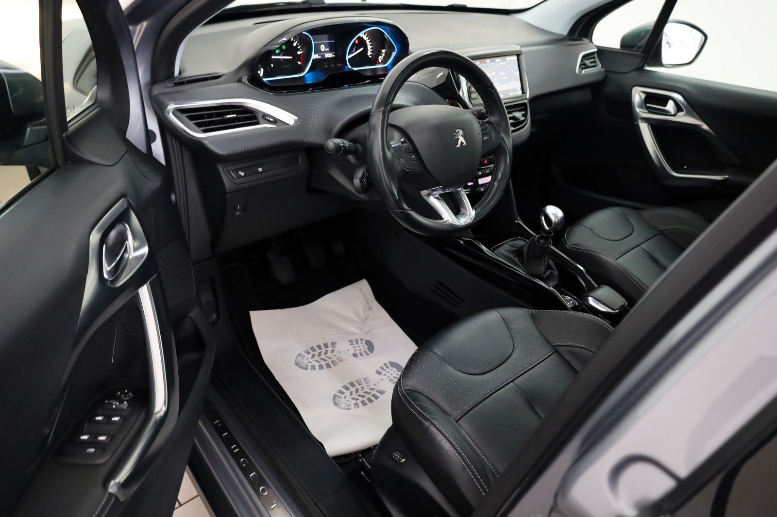 Fahrzeugabbildung Peugeot 2008 Allure Leder,Navi,Panorama,Kamera,SH,PDC