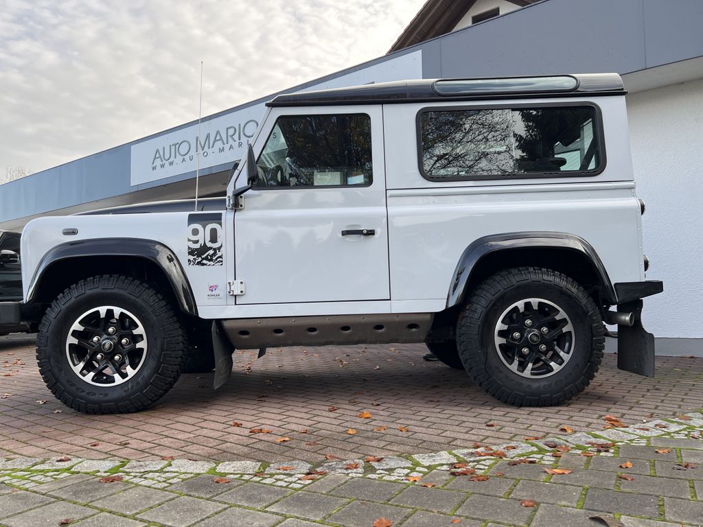 LAND ROVER Defender